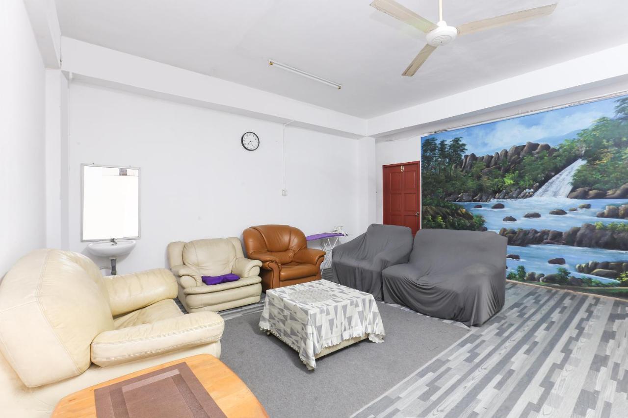 טאנה מרה Oyo 90321 Hotel Bajet Sri Manal מראה חיצוני תמונה